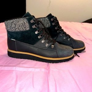 ⭐️SOLD⭐️ Black winter booties